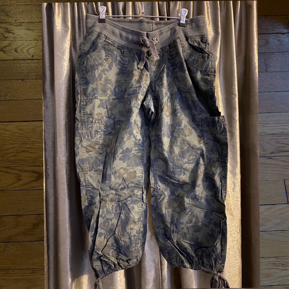 Motherhood camouflage Capris